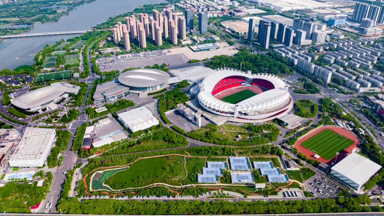 首屆國(guó)際足聯(lián)女足冠軍杯首輪比賽落戶中國(guó)車(chē)谷?武漢體育中心  武漢車(chē)谷江大女足主場(chǎng)出征