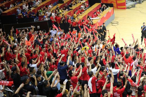 中國(guó)男籃惜敗巴西 ▏在漢解開(kāi)三個(gè)問(wèn)號(hào)(圖24)